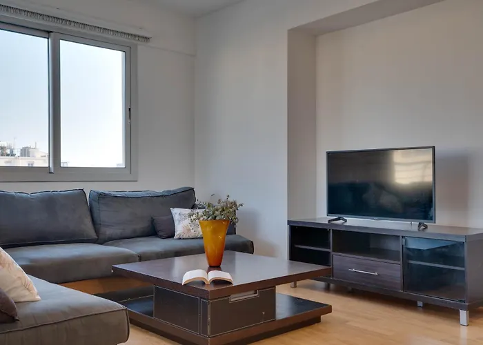 Spacious Modern 3bd In Prestigious Engomi Appartement Agios Dhometios