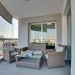Spacious Modern 3bd In Prestigious Engomi Apartman Ayios Dhometios
