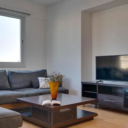 Spacious Modern 3bd In Prestigious Engomi Apartamento Agios Dhometios