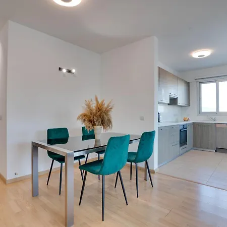 아파트 Spacious Modern 3bd In Prestigious Engomi *