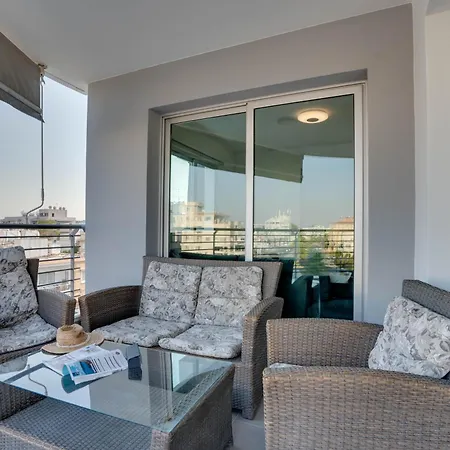 Spacious Modern 3bd In Prestigious Engomi Apartamento Agios Dhometios