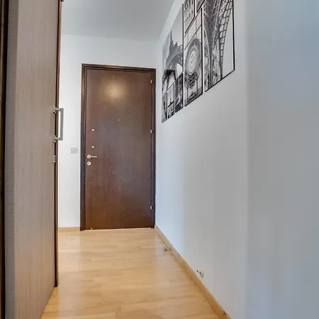 Spacious Modern 3bd In Prestigious Engomi Appartement *