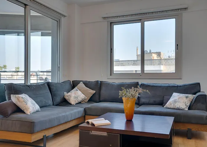 Spacious Modern 3bd In Prestigious Engomi アパート *