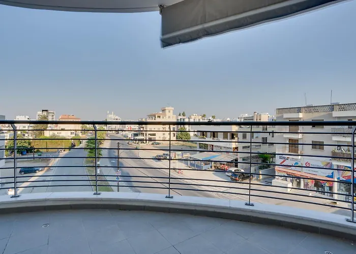 Spacious Modern 3bd In Prestigious Engomi