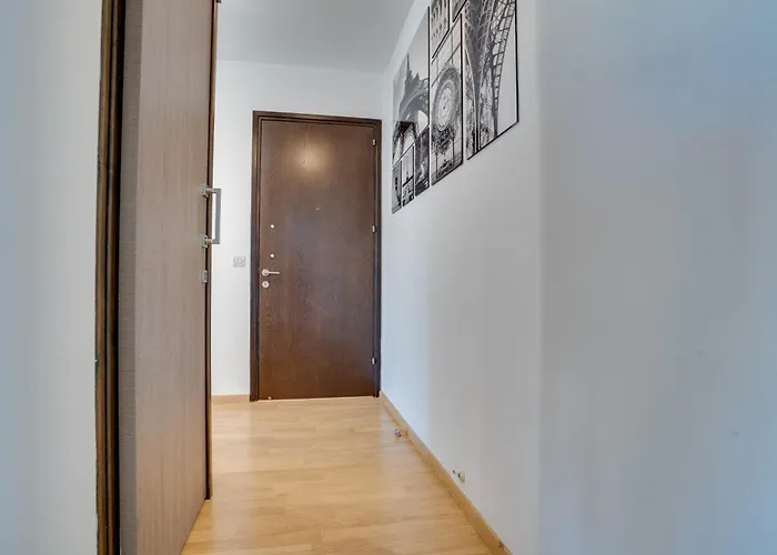 Spacious Modern 3bd In Prestigious Engomi アパート *